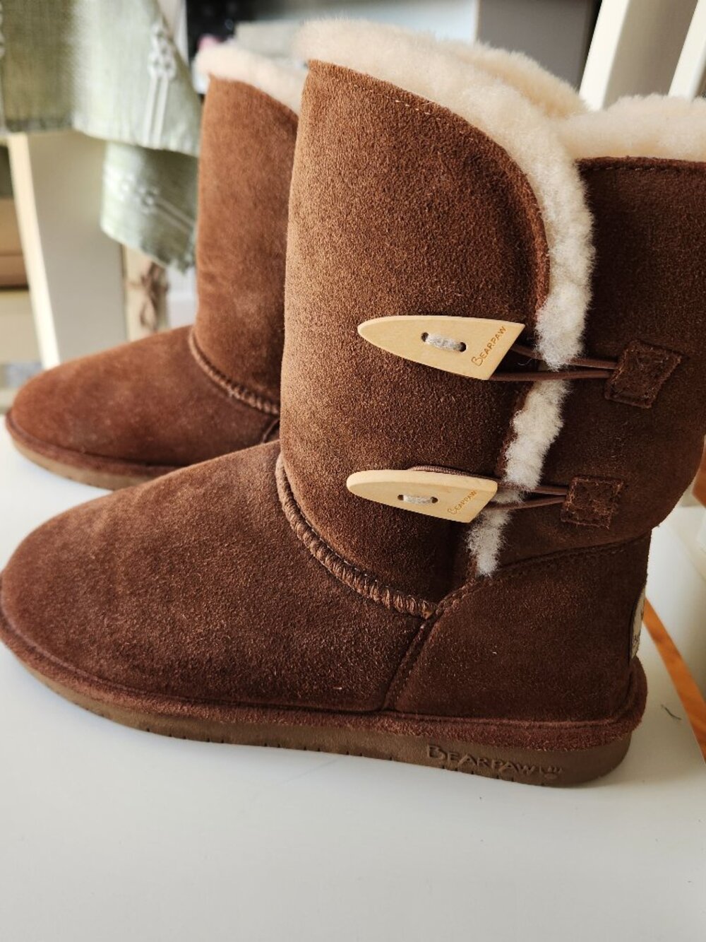 Women's Size 8 US BearPaw Abigail Suede Upper Cozy Sheepskin/Wool Lining Boots